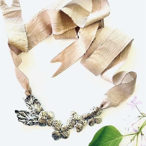 Artisan .999 Fine Silver Hydrangea Flower Necklace / One Of A Kind - Picture 1 of 6